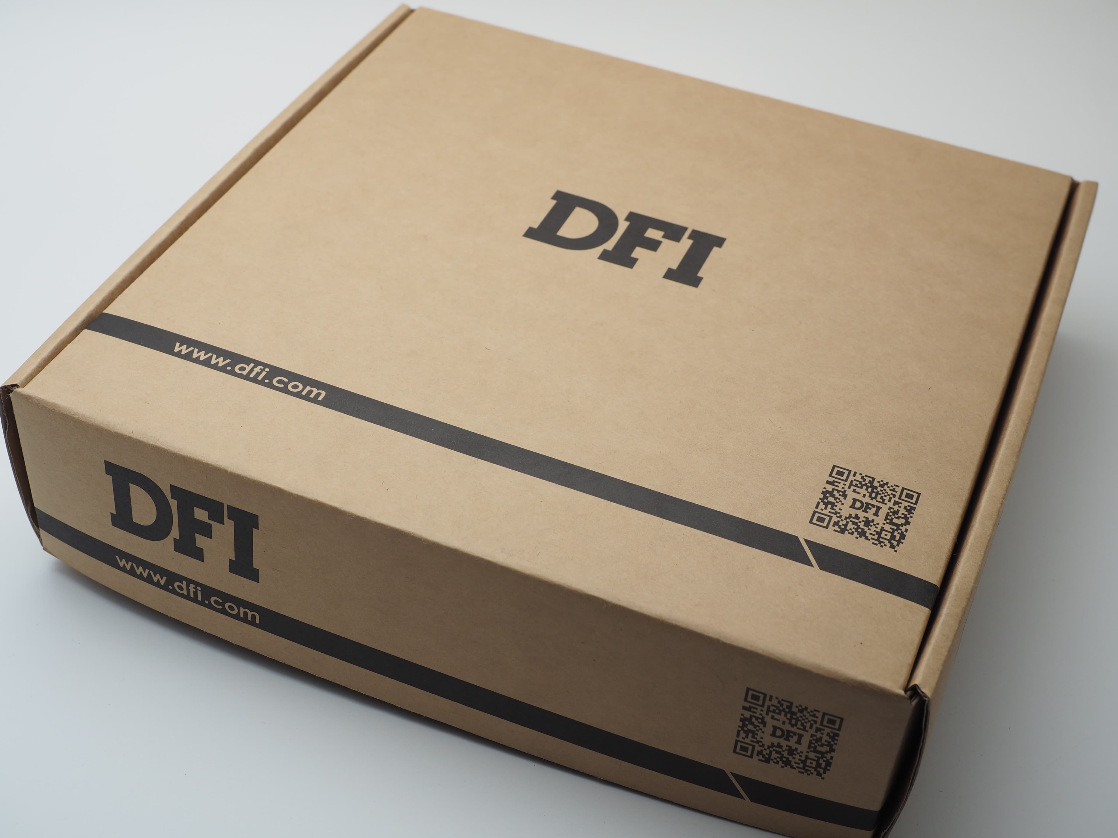 Mainboard DFI AL173-CT-E40 originalverpackt mit DVD und Zubehoer