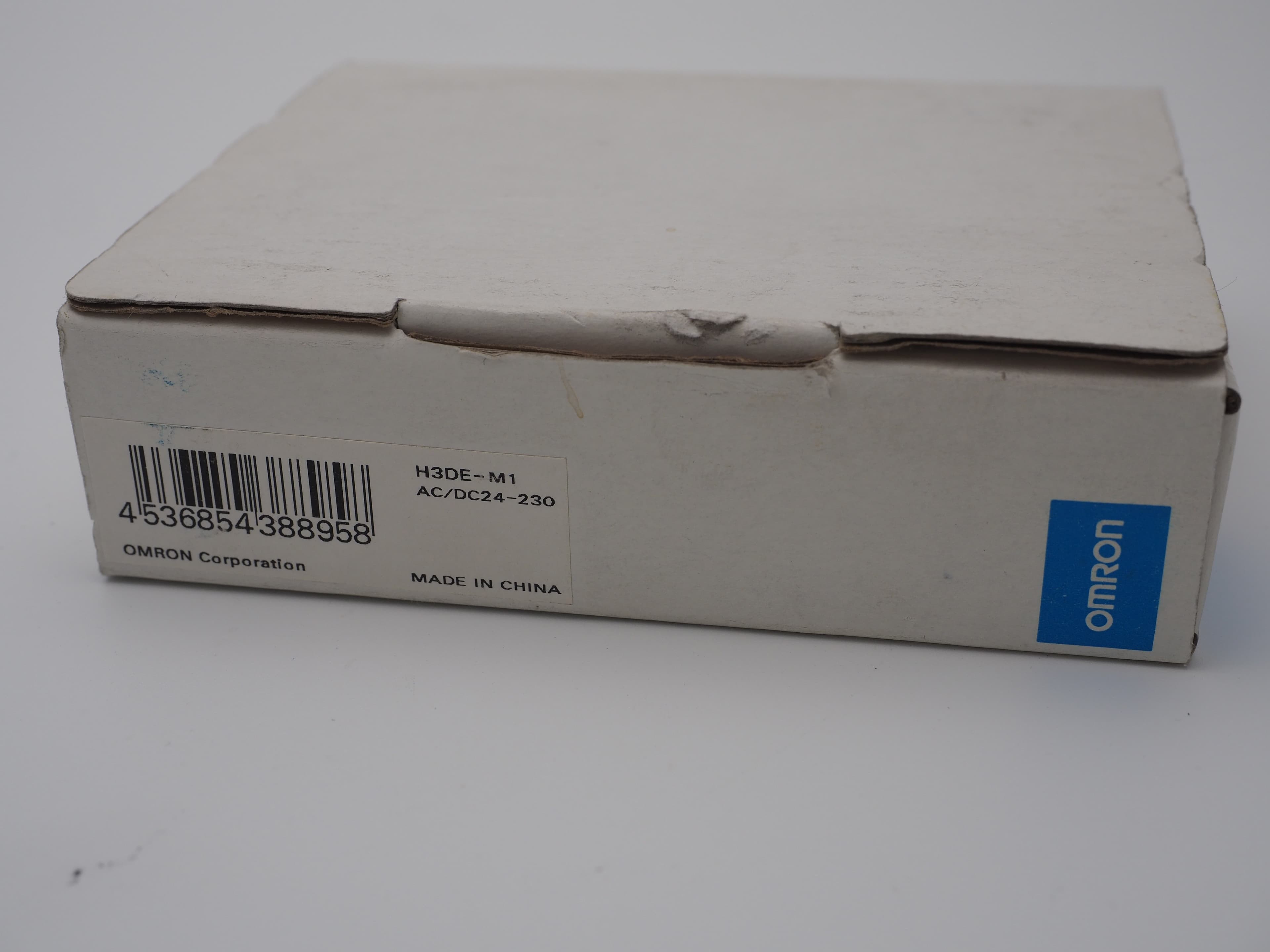 Zeitrelais Omron H3DE-M1 AC-DC24-230 LOT 2028M mit Karton