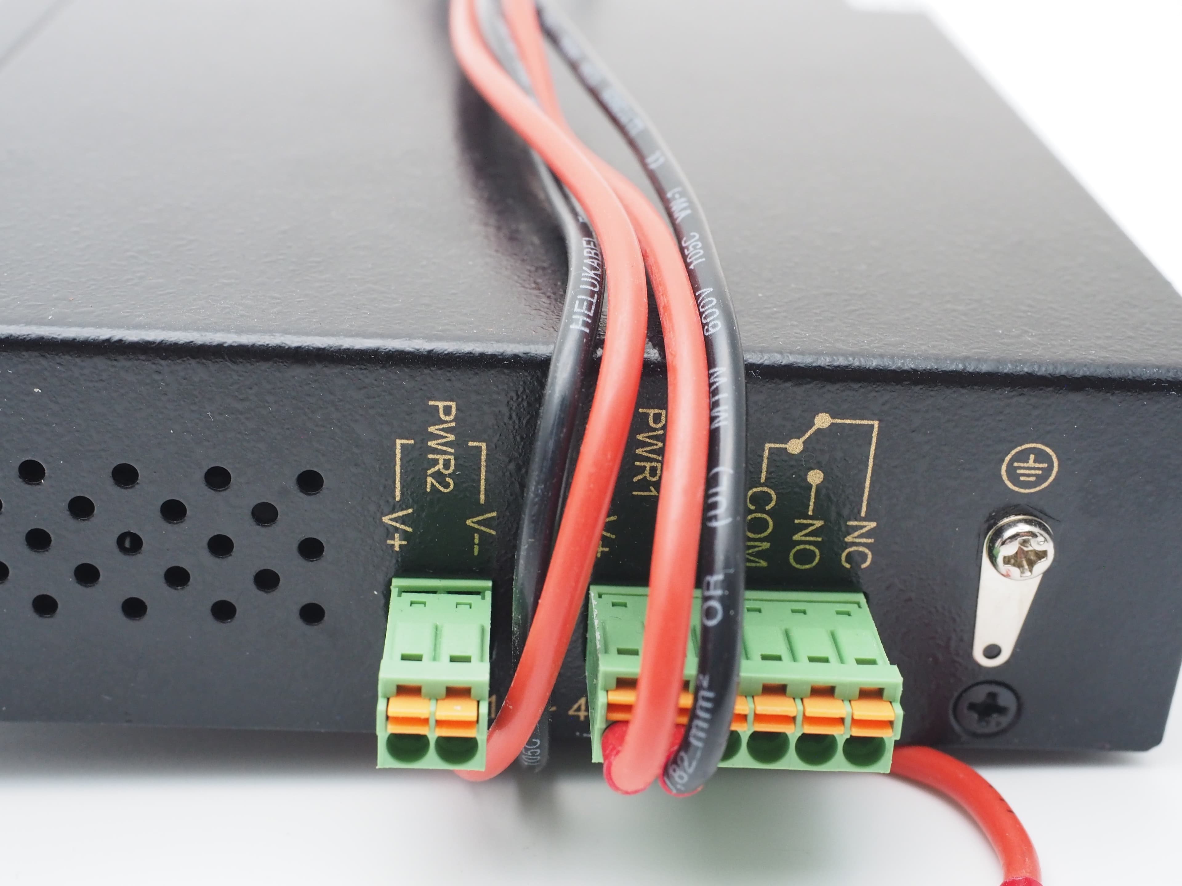 RUBYtech VC-412 mit 4 Ethernet-Ports und Line-Anschluss