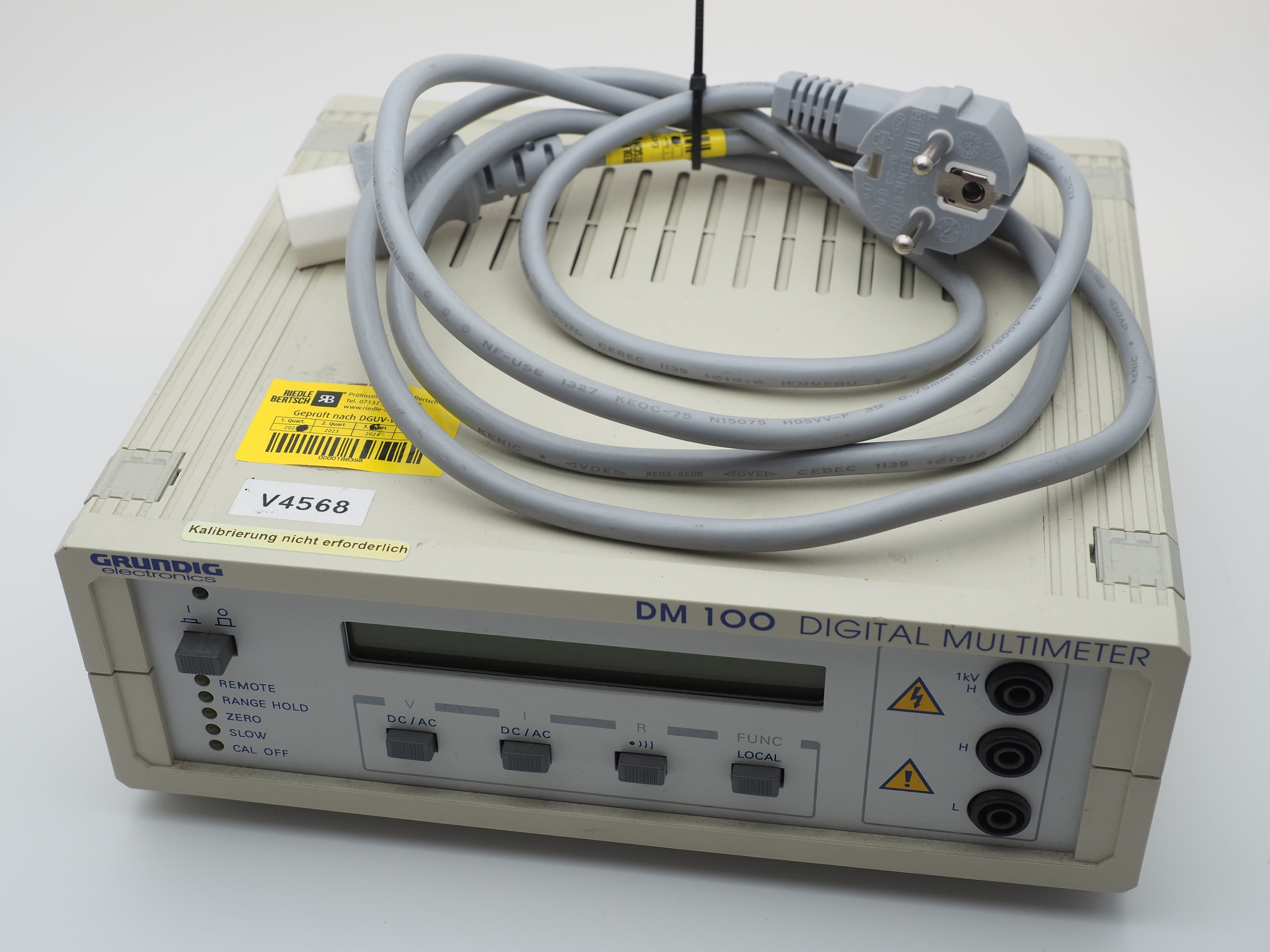 Grundig DM 100 Digitalmultimeter mit Netzkabel