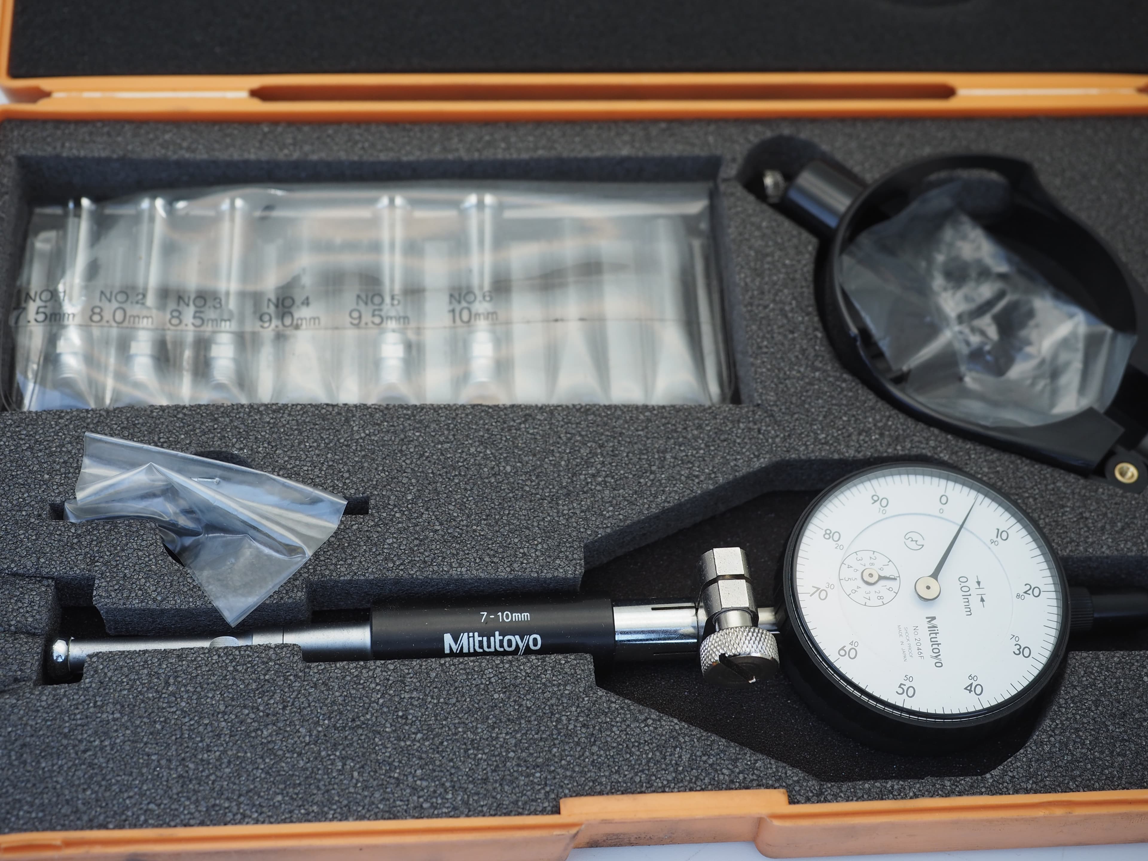 Mitutoyo Innenmessgeraet 7-10 mm mit Messuhr im Kasten