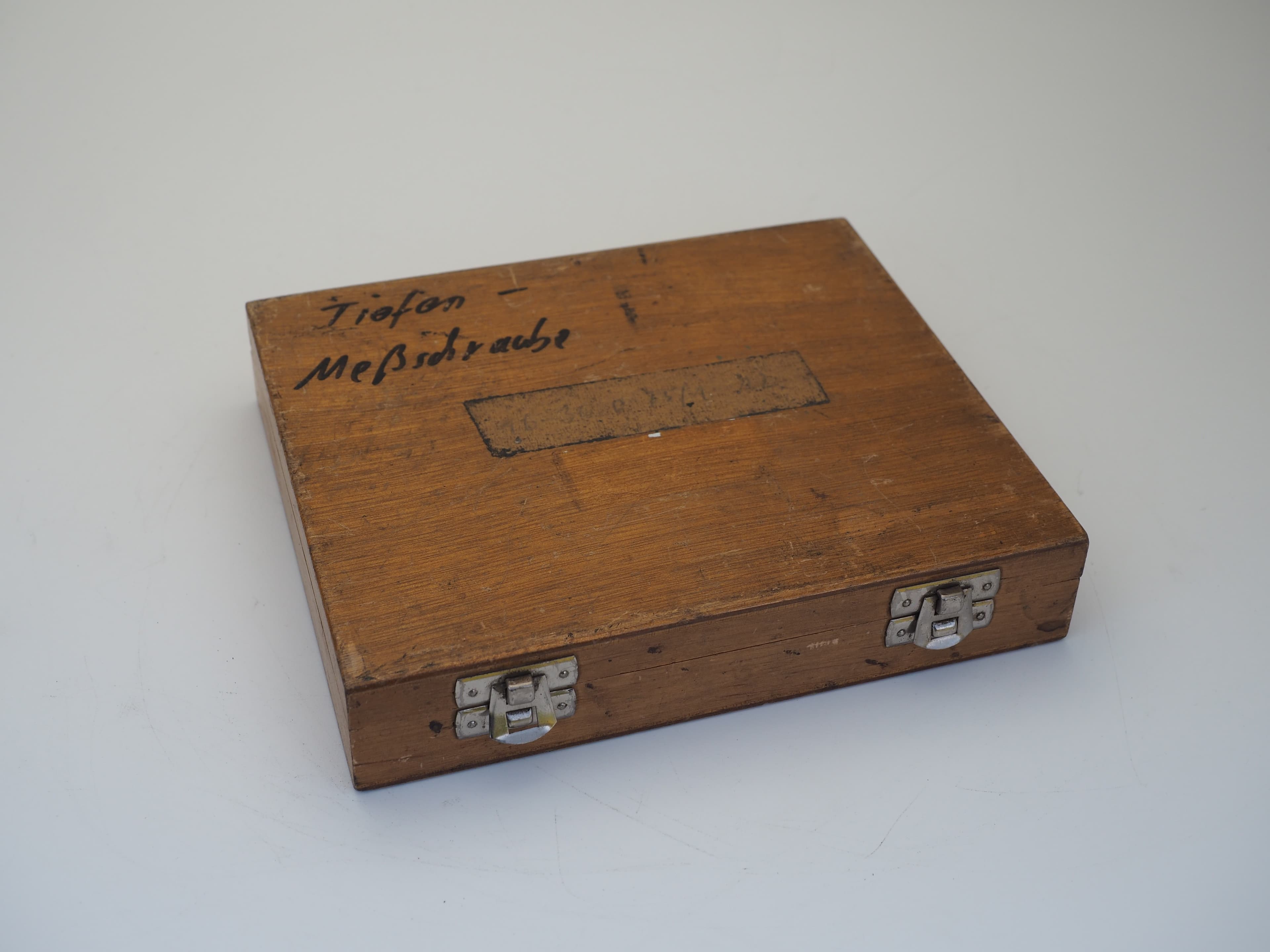 Opel W.B.N.2 Tiefenmessschraube – 0–75 mm im Holzkasten