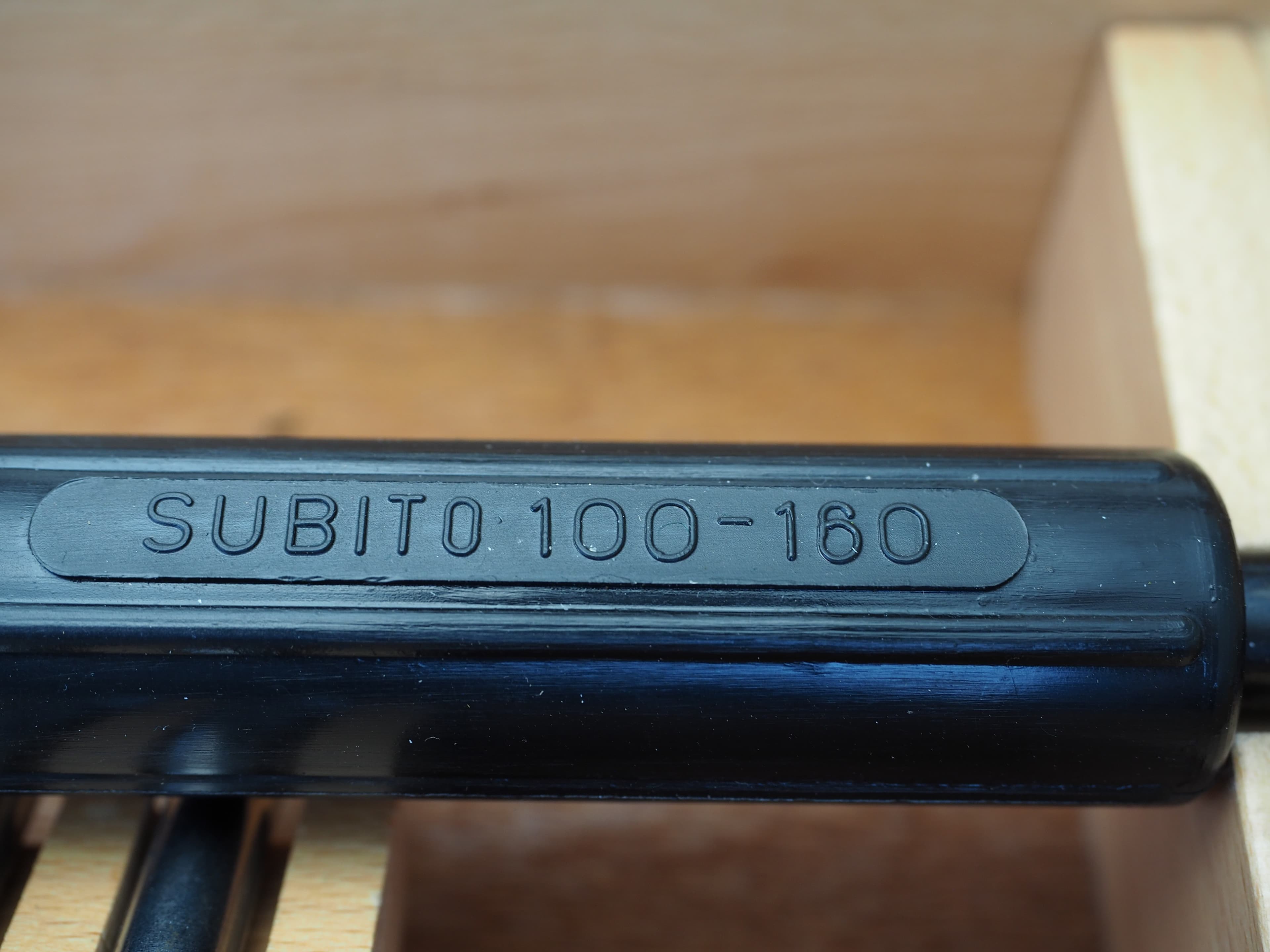Schwenk Subito 100-160 mm Innenmessgeraet mit Messeinsaetzen im Holzkasten