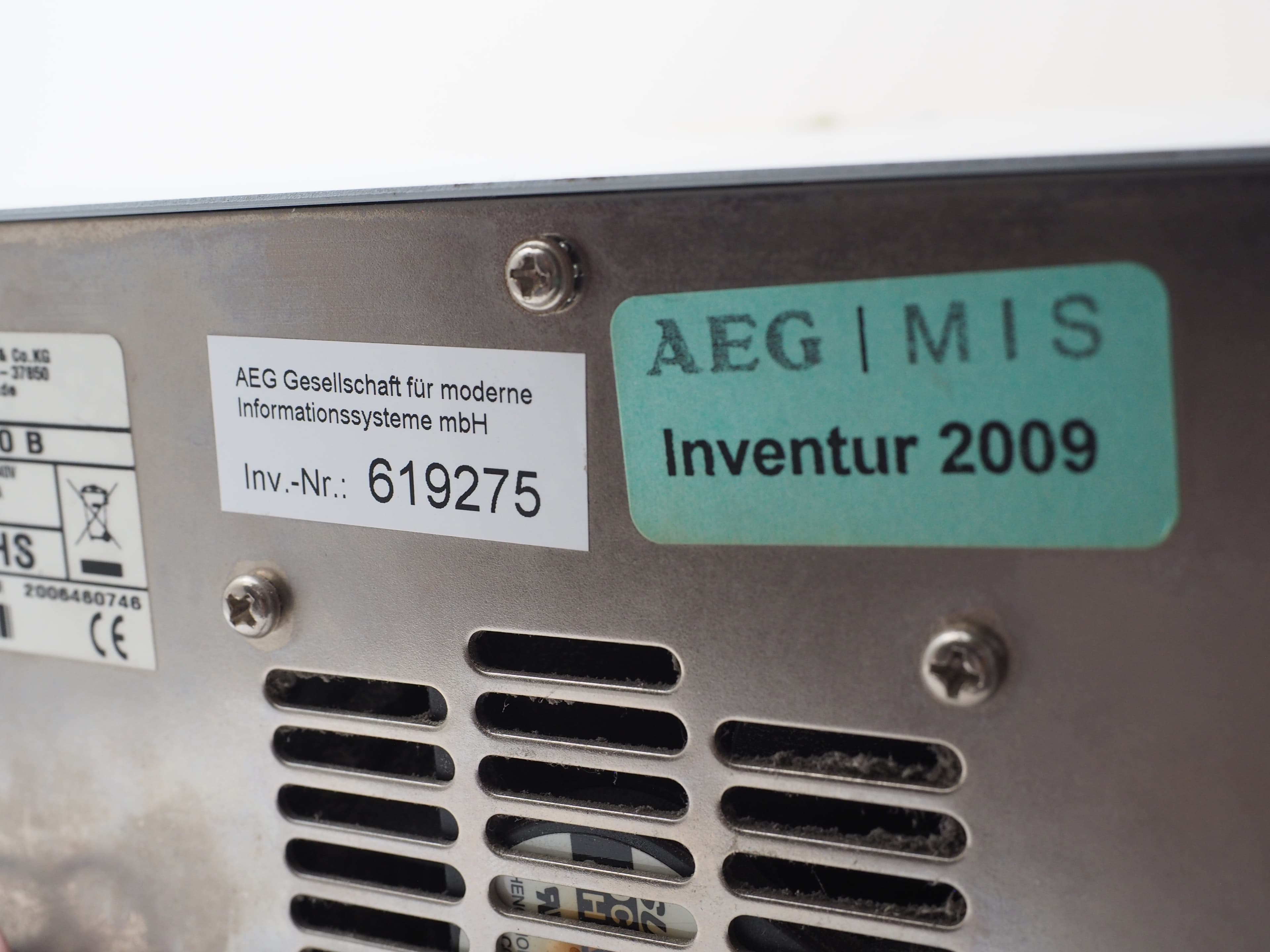 Als Elektro-Automatik PS 3032-20 B bezeichnetes Labornetzteil