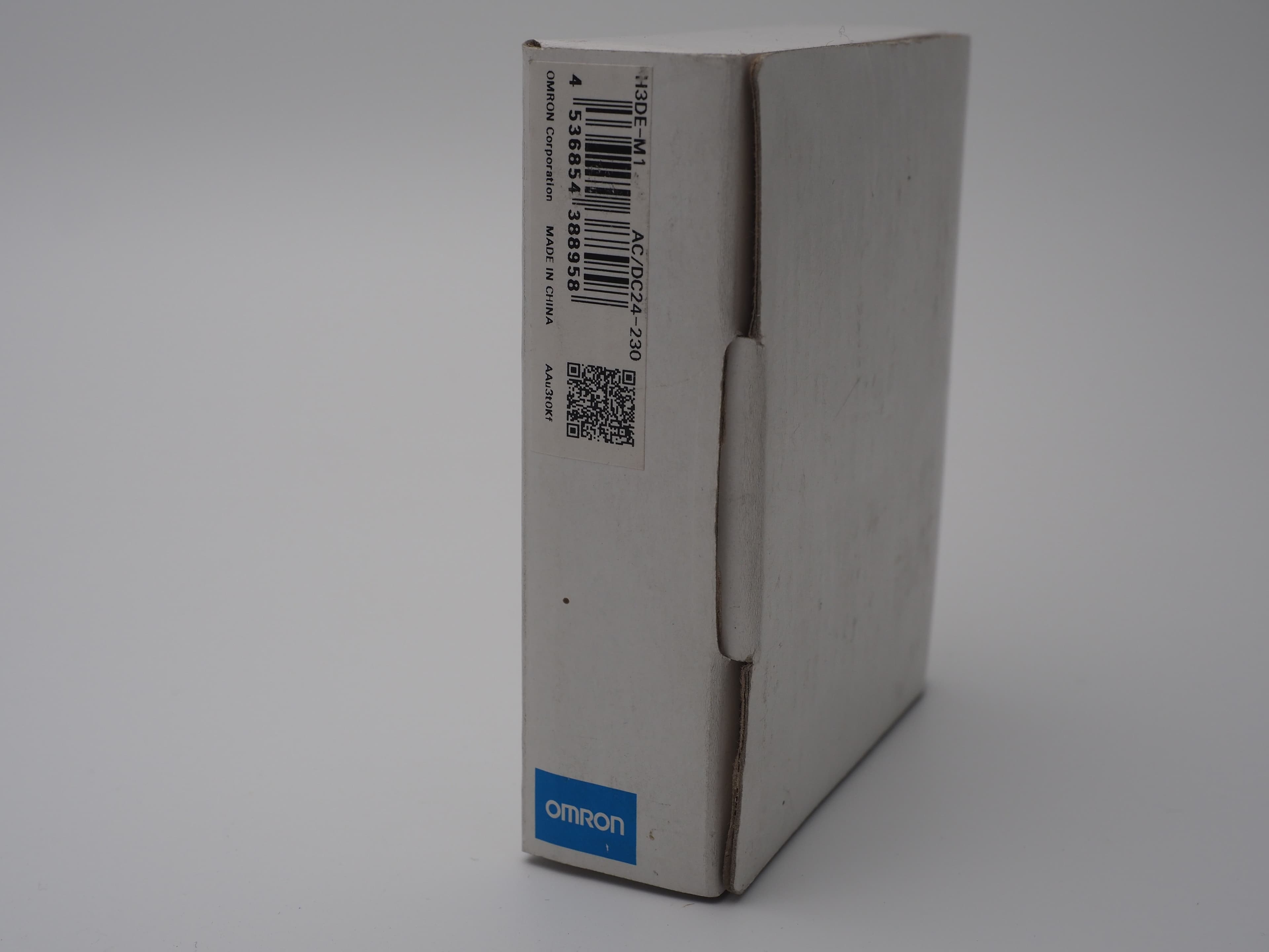 Zeitrelais Omron H3DE-M1 AC-DC24-230 LOT 2510M mit Karton